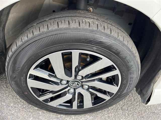 TOYOTA ROOMY 2023