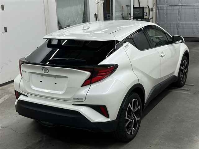 TOYOTA C-HR 2021