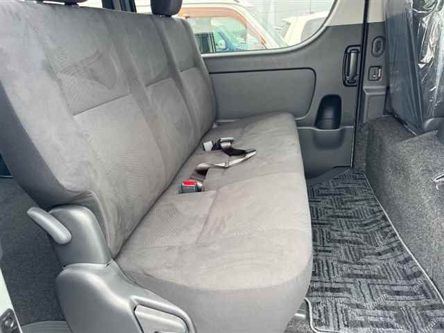 TOYOTA HIACE VAN 2025