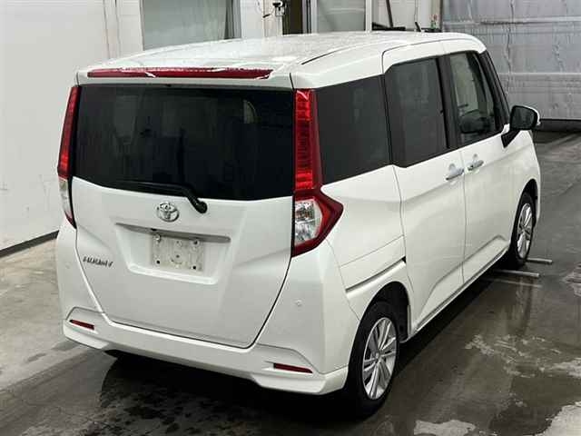 TOYOTA ROOMY 2022