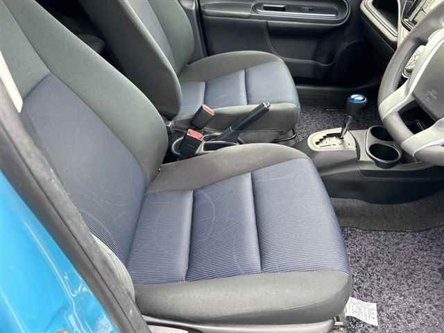 TOYOTA AQUA 2015