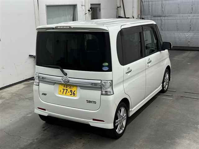 DAIHATSU TANTO 2013