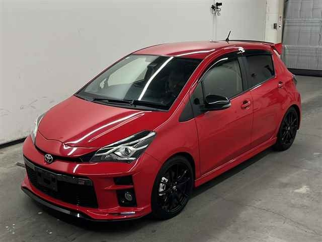 TOYOTA VITZ 2018