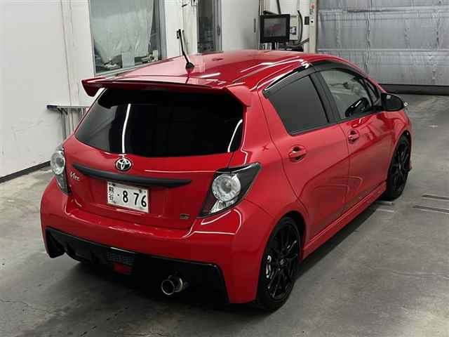 TOYOTA VITZ 2018