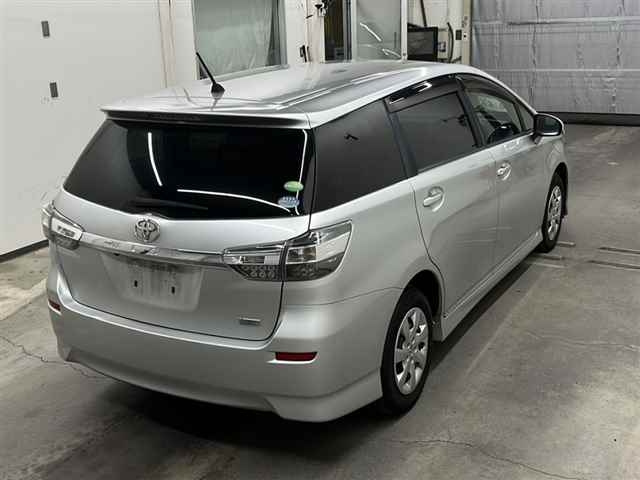 TOYOTA WISH 2012