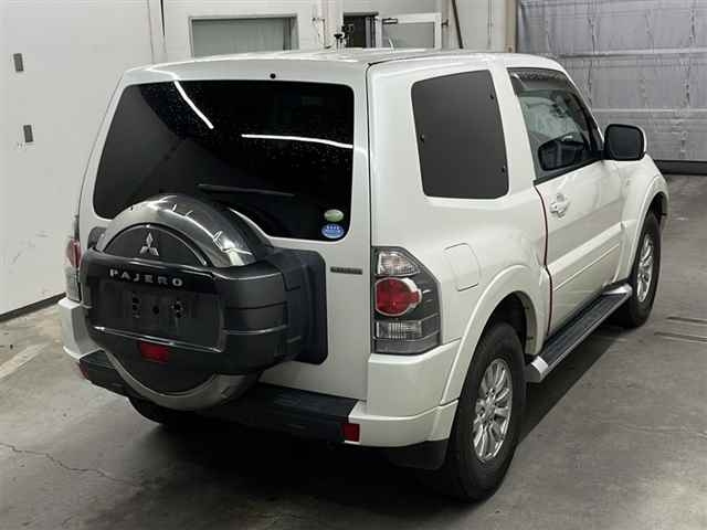 MITSUBISHI PAJERO 2011