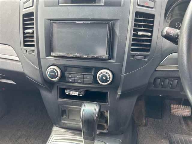 MITSUBISHI PAJERO 2011