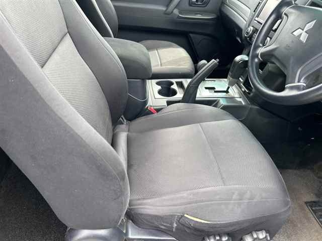 MITSUBISHI PAJERO 2011
