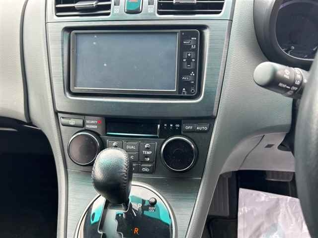 TOYOTA MARK X ZIO 2010