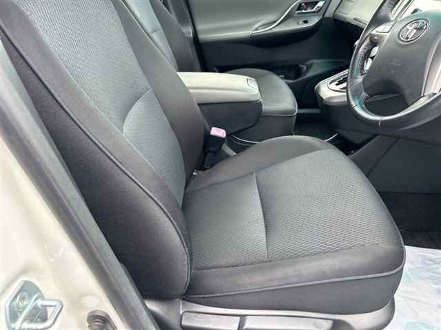 TOYOTA MARK X ZIO 2010