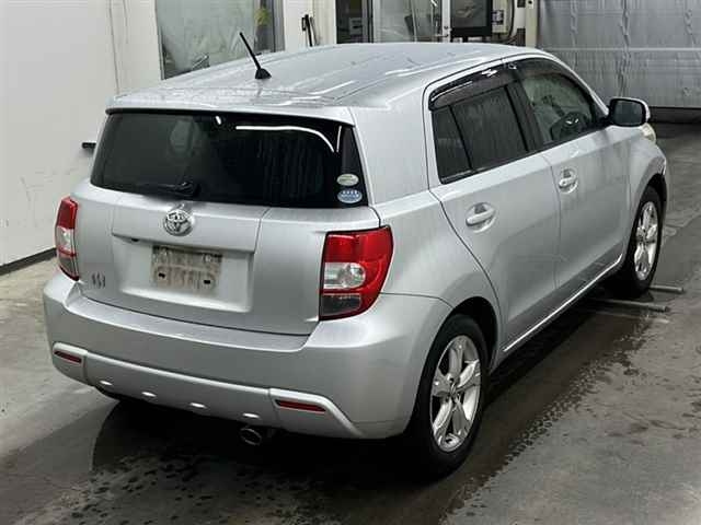 TOYOTA IST 2010