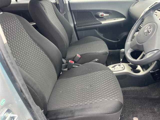 TOYOTA IST 2010