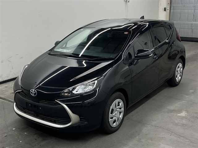 TOYOTA AQUA 2023