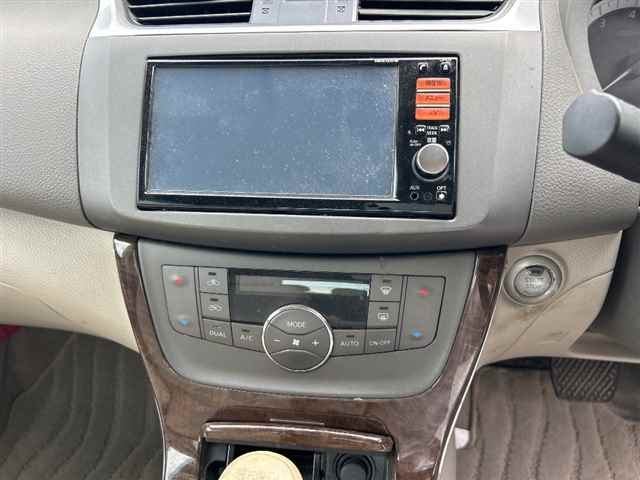 NISSAN SYLPHY 2012