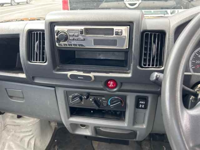 NISSAN CLIPPER TRUCK 2011