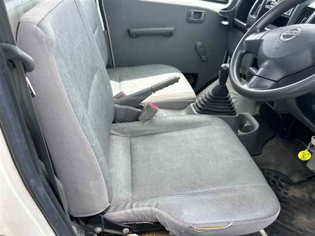 NISSAN CLIPPER TRUCK 2011