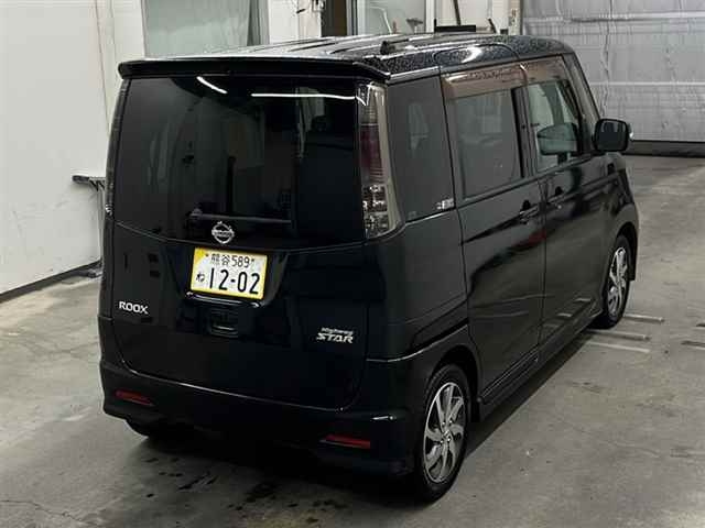 NISSAN ROOX 2010
