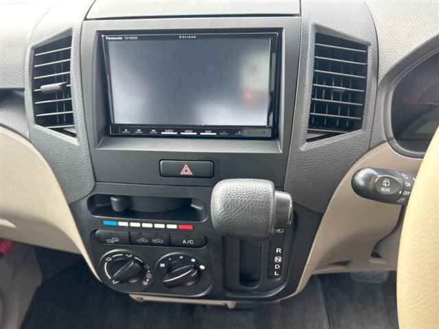 NISSAN ROOX 2011