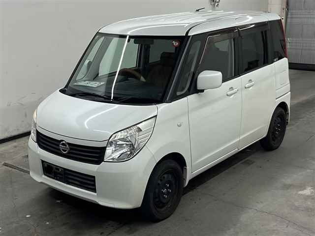 NISSAN ROOX 2011