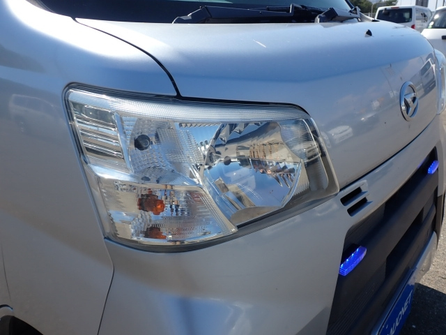 DAIHATSU HIJET VAN 2019