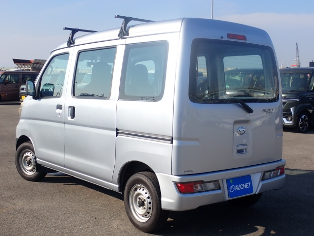DAIHATSU HIJET VAN 2018