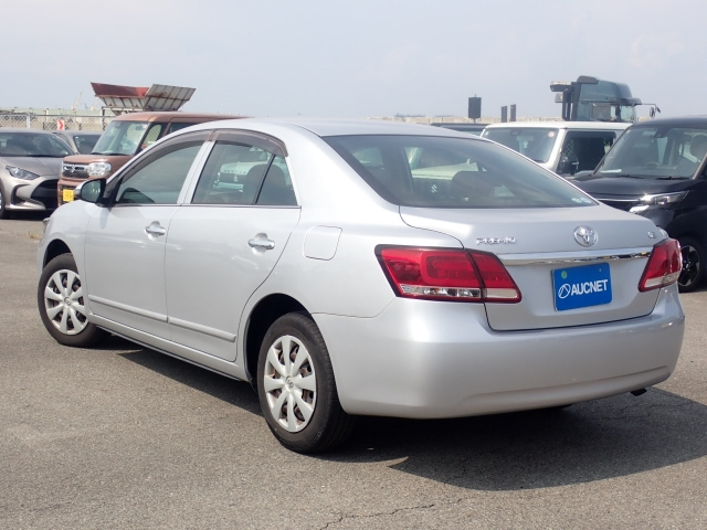 TOYOTA PREMIO 2018