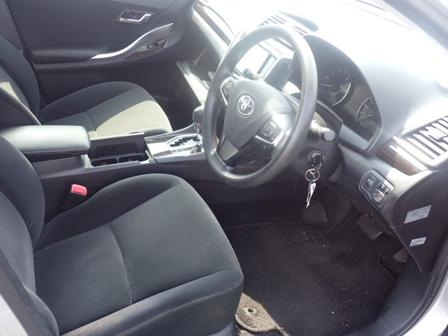 TOYOTA PREMIO 2018