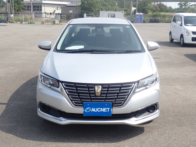 TOYOTA PREMIO 2018