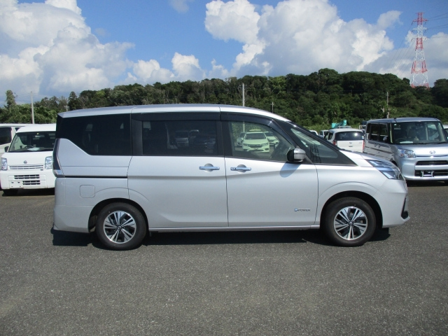 NISSAN SERENA 2020