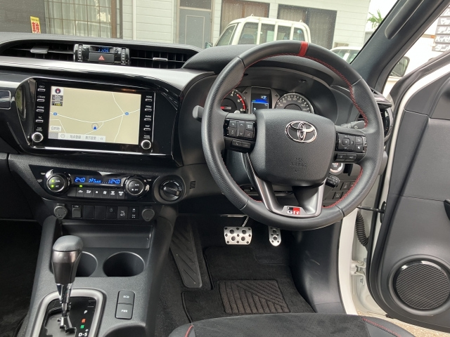 TOYOTA HILUX 2022