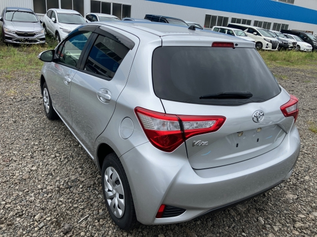 TOYOTA VITZ 2019