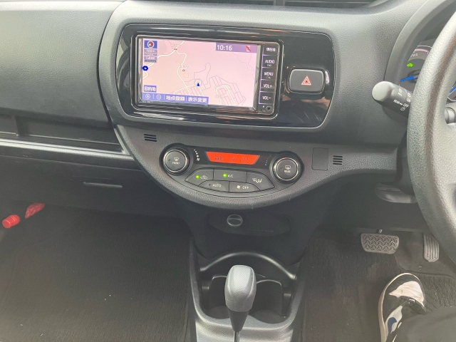 TOYOTA VITZ 2019