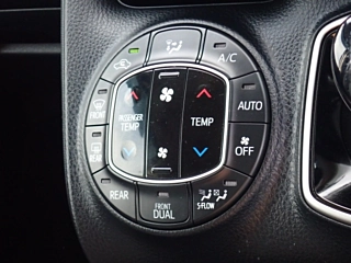 TOYOTA NOAH 2021