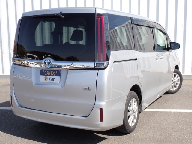 TOYOTA NOAH 2021