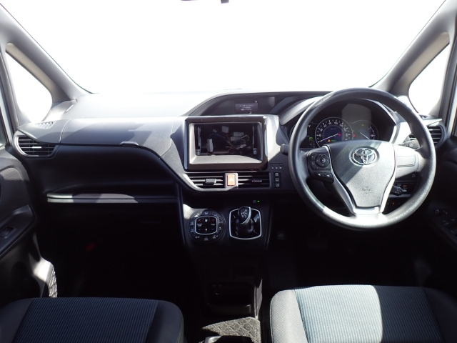 TOYOTA NOAH 2021