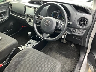 TOYOTA VITZ 2019