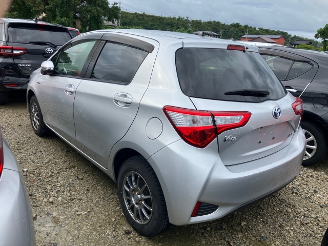 TOYOTA VITZ 2019