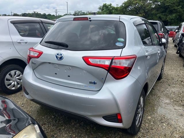 TOYOTA VITZ 2019