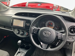 TOYOTA VITZ 2019