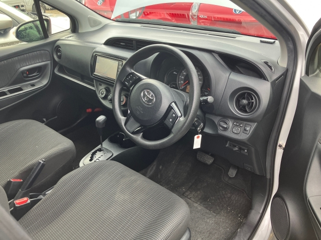 TOYOTA VITZ 2019