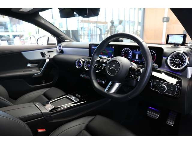MERCEDES BENZ CLA CLASS 2025