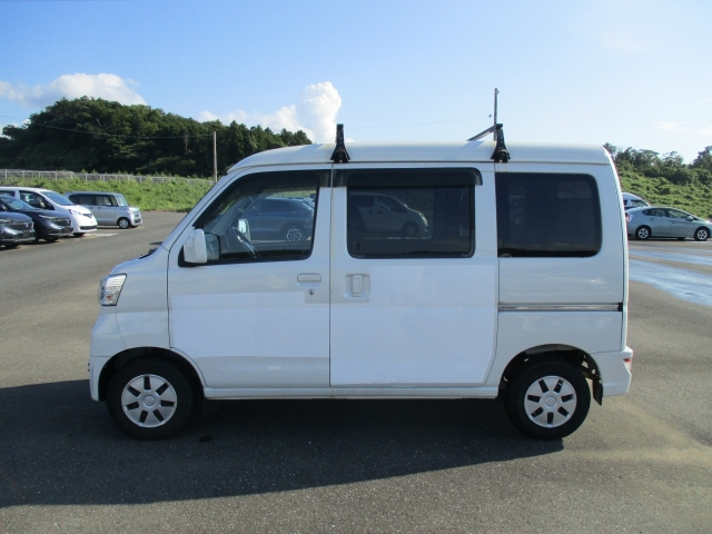 DAIHATSU HIJET VAN 2019