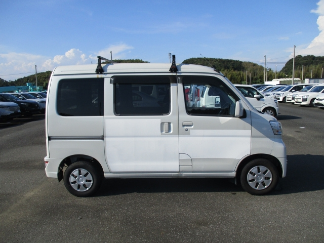DAIHATSU HIJET VAN 2019