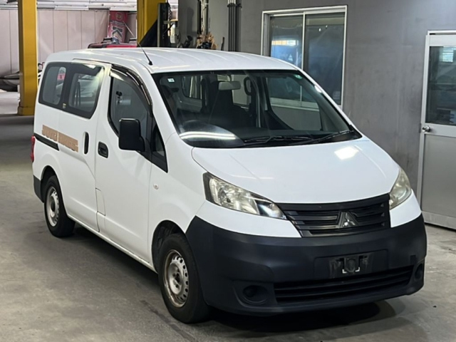 MITSUBISHI DELICA 2016