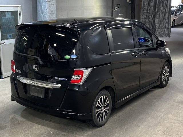 HONDA FREED 2015