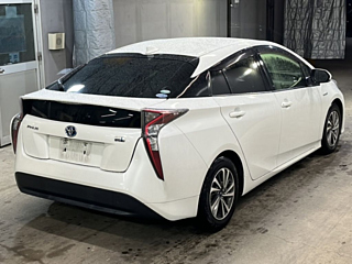 TOYOTA PRIUS 2016