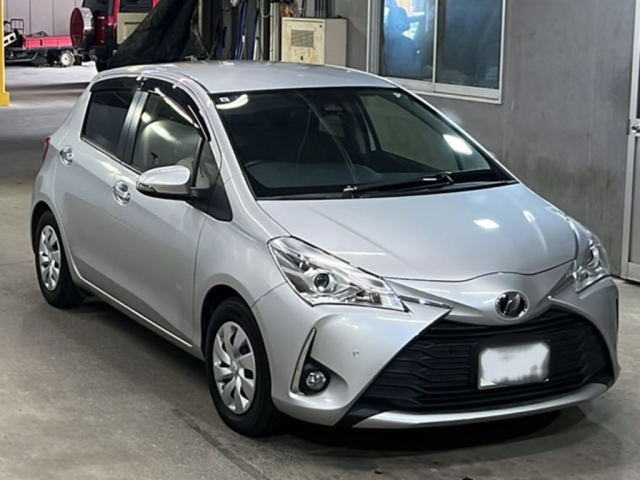 TOYOTA VITZ 2019