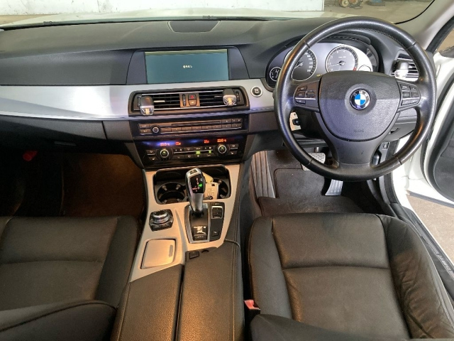 BMW 5 SERIES 2010
