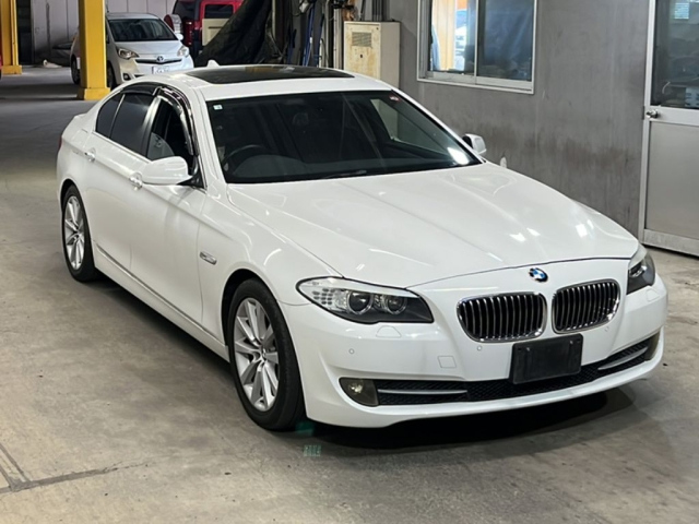 BMW 5 SERIES 2010