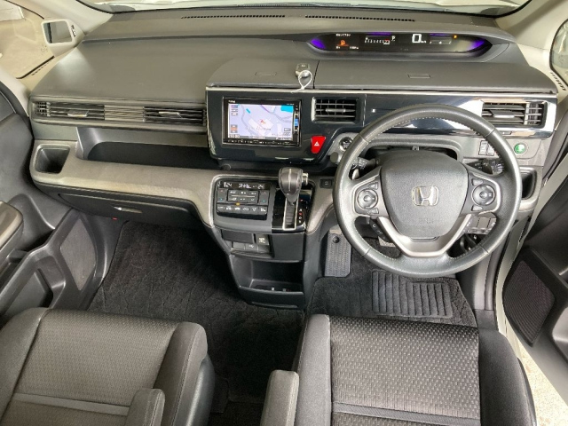 HONDA STEP WAGON 2017